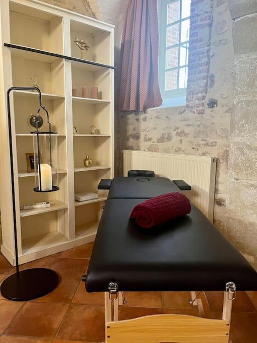 Cozy Flat In Castle Near Fontainebleau - 10 Min Lejlighed Fleury-en-Biere Eksteriør billede